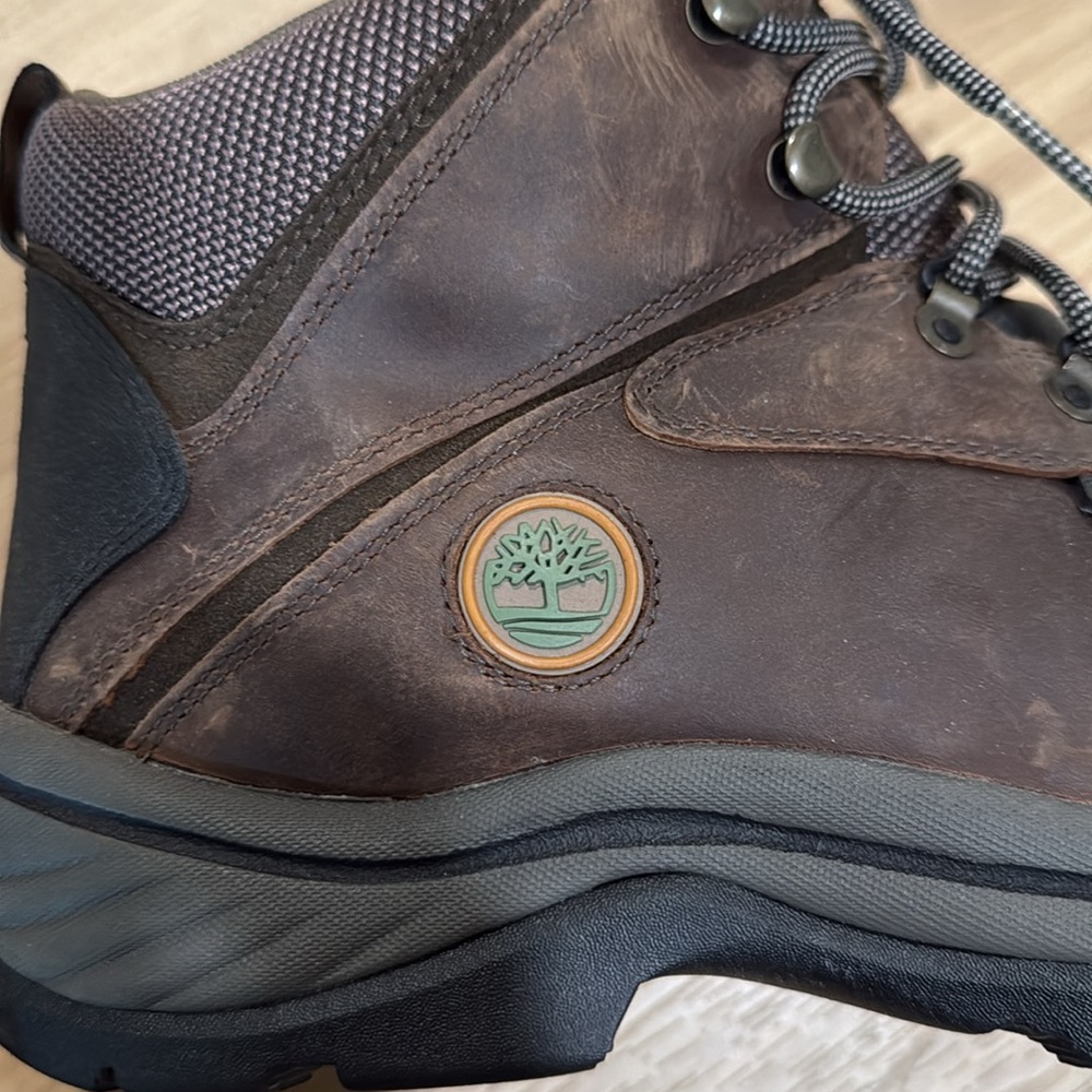 Men’s Timberland Hiking Boots. - Picture 6 of 10